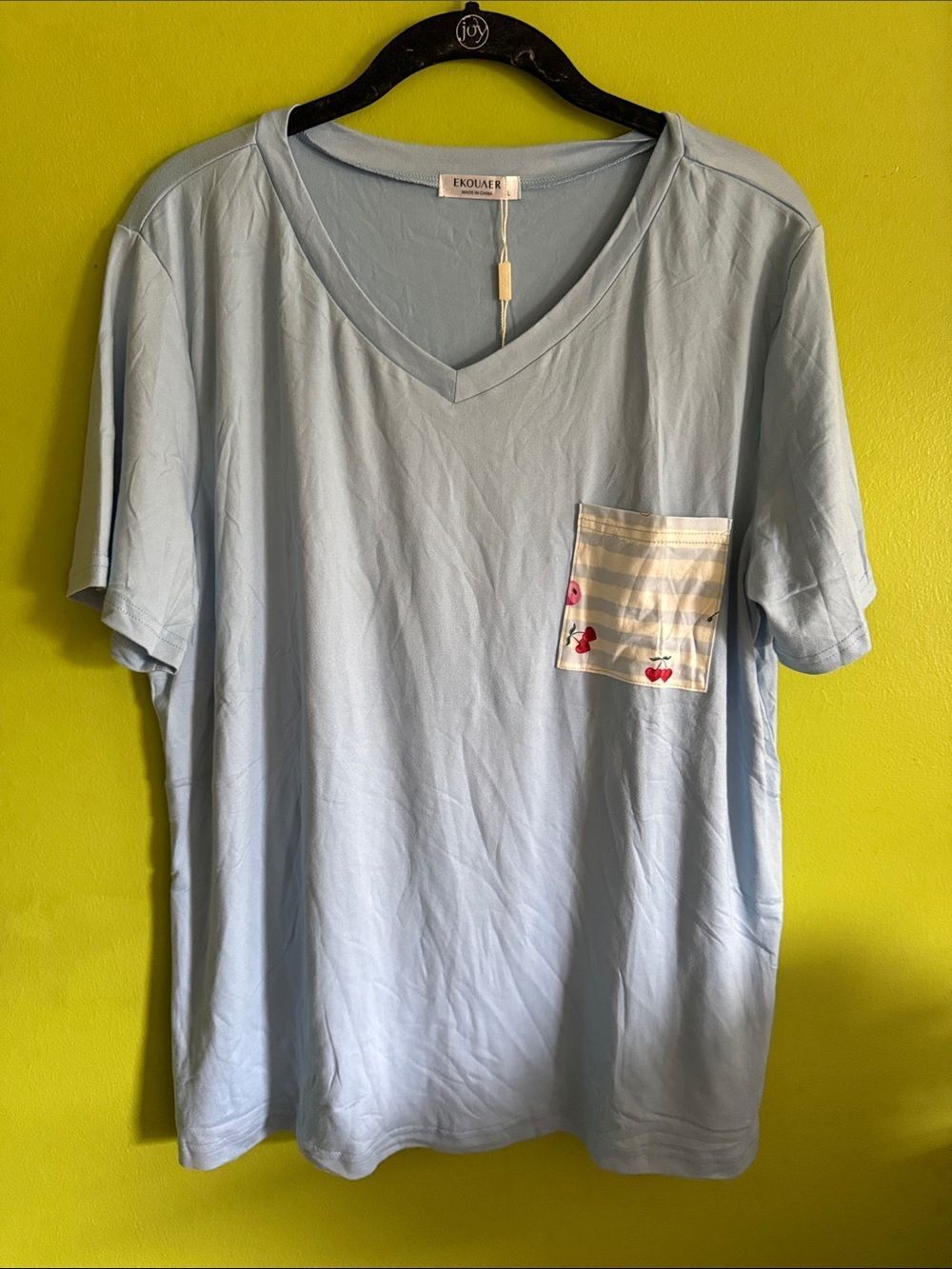 NWT Ekouaer Blue Stretch V Neck Tee Shirt With Cherry Pocket Size L